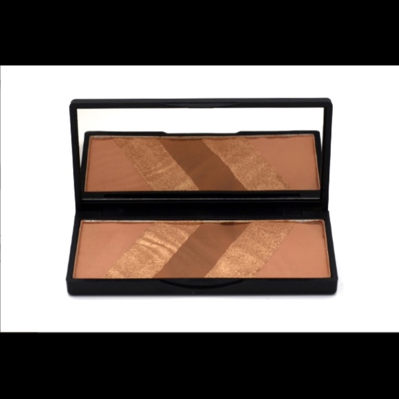 Beauty Basics Bronze Essentials - Picture 2 of 5